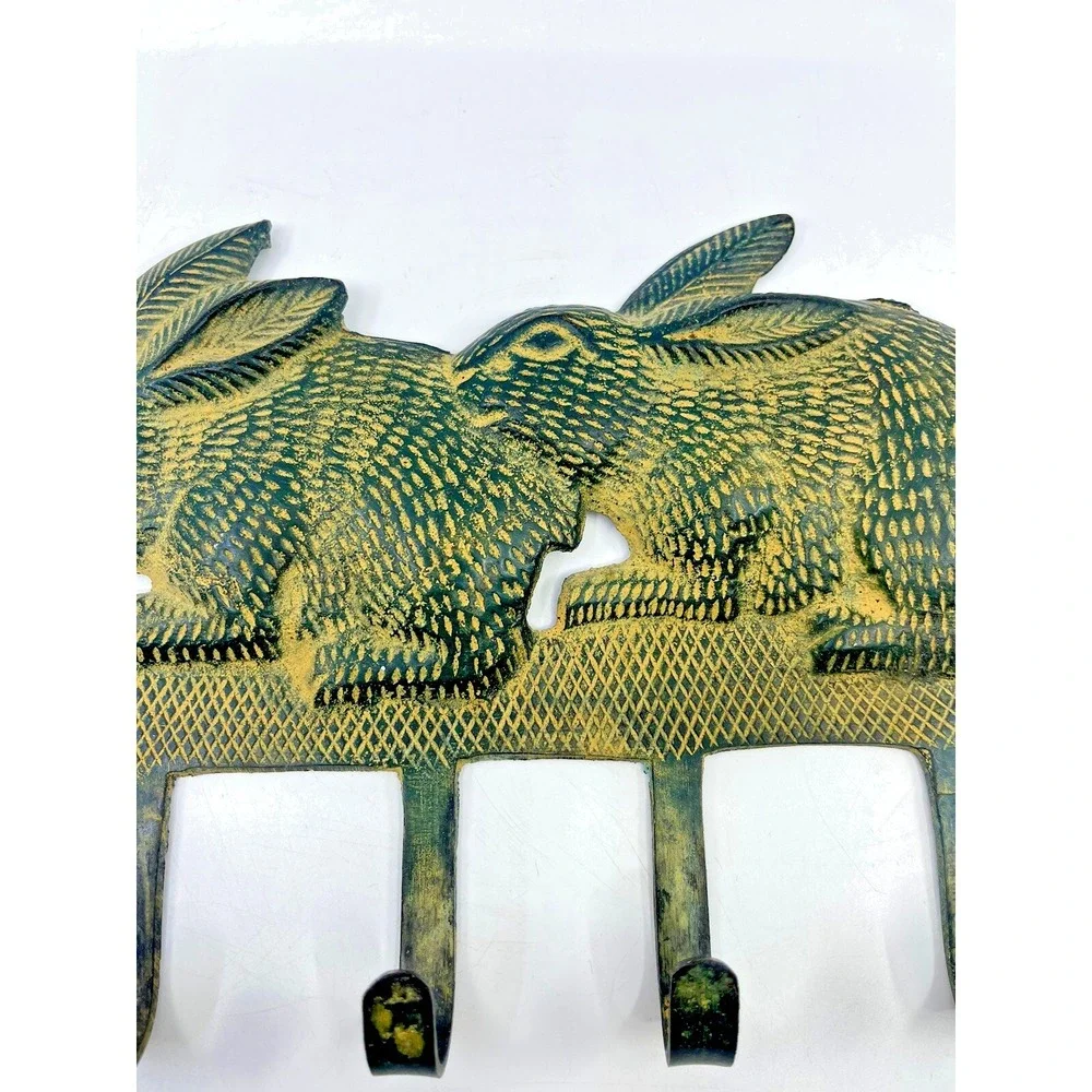 VTG Cast Iron Bunny Rabbit Wall 4 Hook Coat Key Apron Holder Primitive